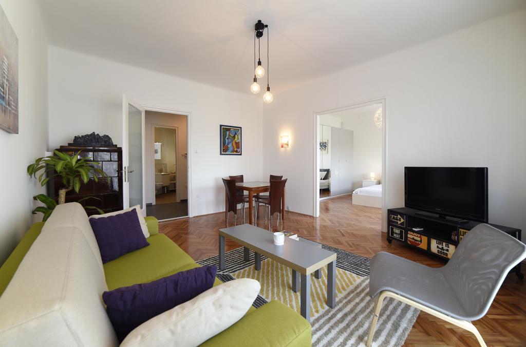 Apartment Sunny Загреб Екстериор снимка